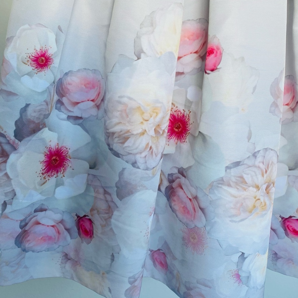 NWT!! Ted Baker Sleeveless with Bows, White and Blue Floral Dress! Size US 4! - Picture 2 of 10